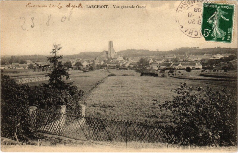 Carte postale ancienne Larchant Vue Generale à Larchant