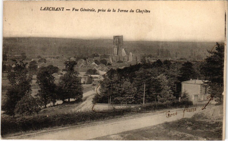 Carte postale ancienne Larchant Vue Generale à Larchant