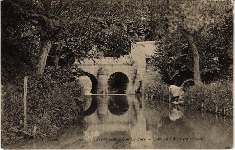 Carte postale ancienne Lizy-sur-Ourcq Le Parc - Pont du Filloir à Lizy-sur-Ourcq