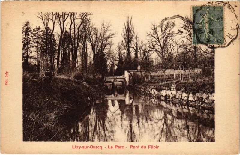 Carte postale ancienne Lizy-sur-Ourcq Le Parc - Pont du Filloir à Lizy-sur-Ourcq
