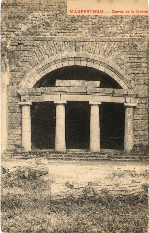 Carte postale ancienne Mauperthuis Entree de la Grotte à Mauperthuis
