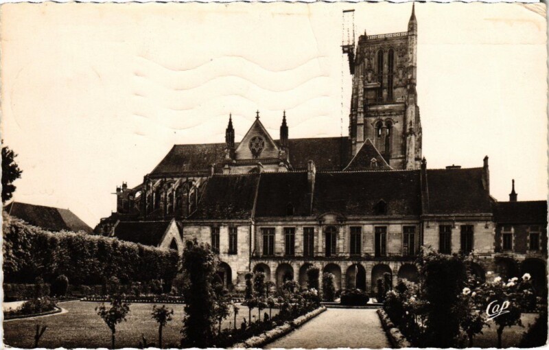 Carte postale ancienne Meaux Les Jardins de l'Eveche à Meaux