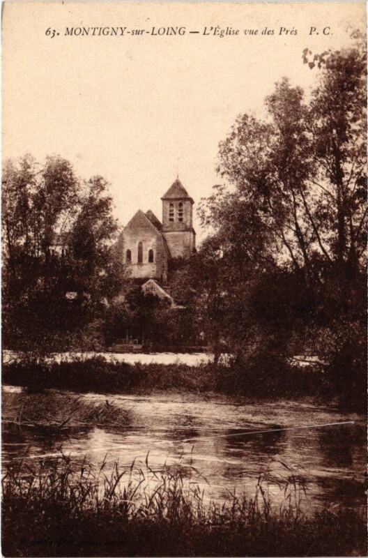 Carte postale ancienne Montigny-sur-Loing L'Eglise vue des Pres à Montigny-sur-Loing