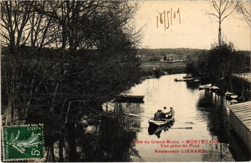 Carte postale ancienne Montry Vue prise du Pont - Restaurant Lienard à Montry
