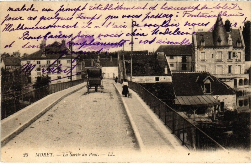 Carte postale ancienne Moret-sur-Loing La Sortie du Pont