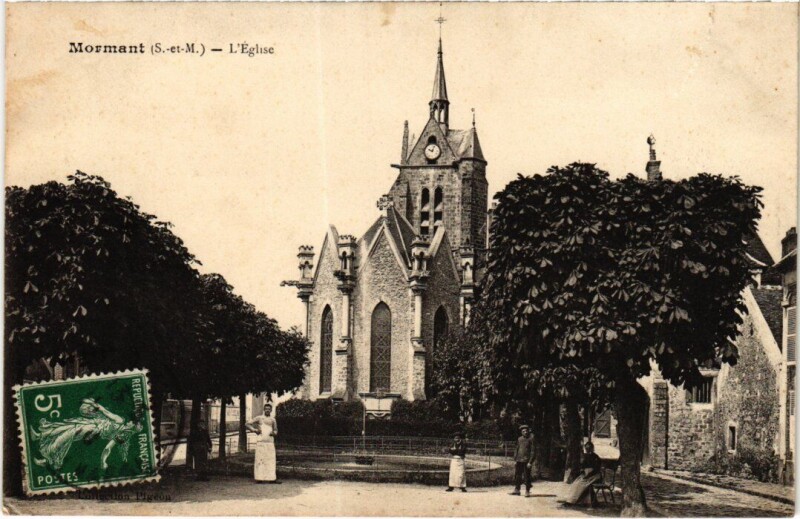 Carte postale ancienne Mormant Eglise à Mormant