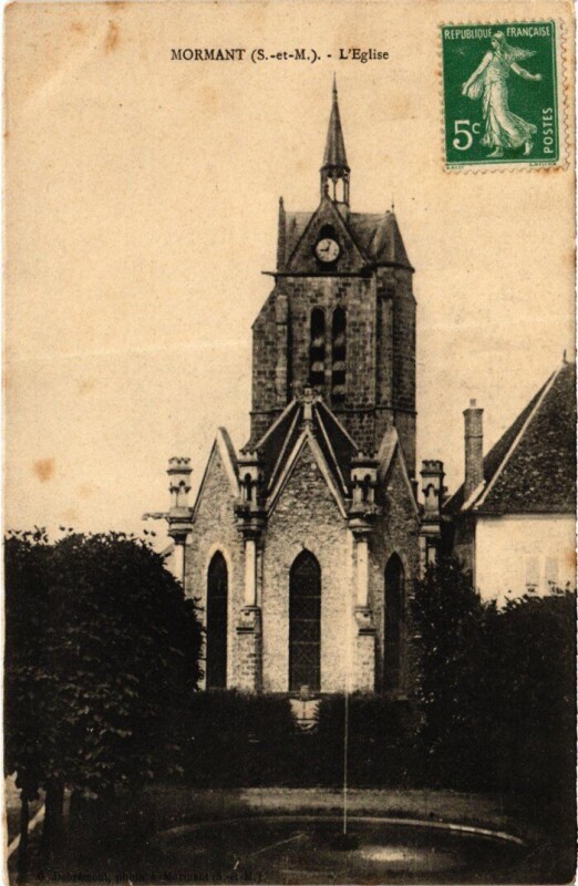 Carte postale ancienne Mormant Eglise à Mormant