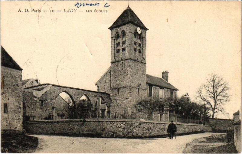 Carte postale ancienne Lady Les Ecoles