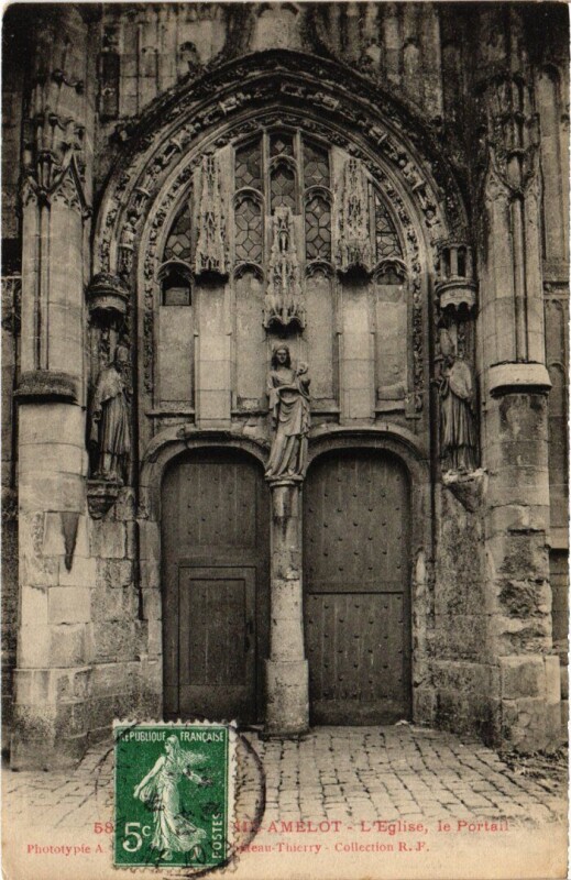 Carte postale ancienne Le Mesnil-Amelot L'Eglise - Portail au Mesnil-Amelot