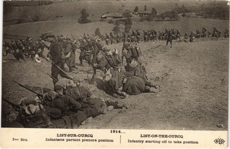 Carte postale ancienne Lizy-sur-Ourcq Infanterie Partant Prendre Position à Lizy-sur-Ourcq