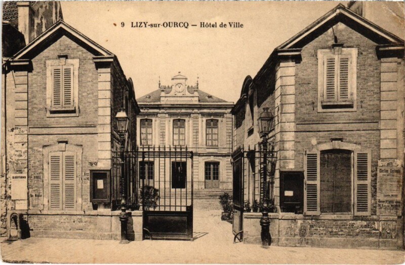 Carte postale ancienne Lizy-sur-Ourcq Hotel de Ville à Lizy-sur-Ourcq