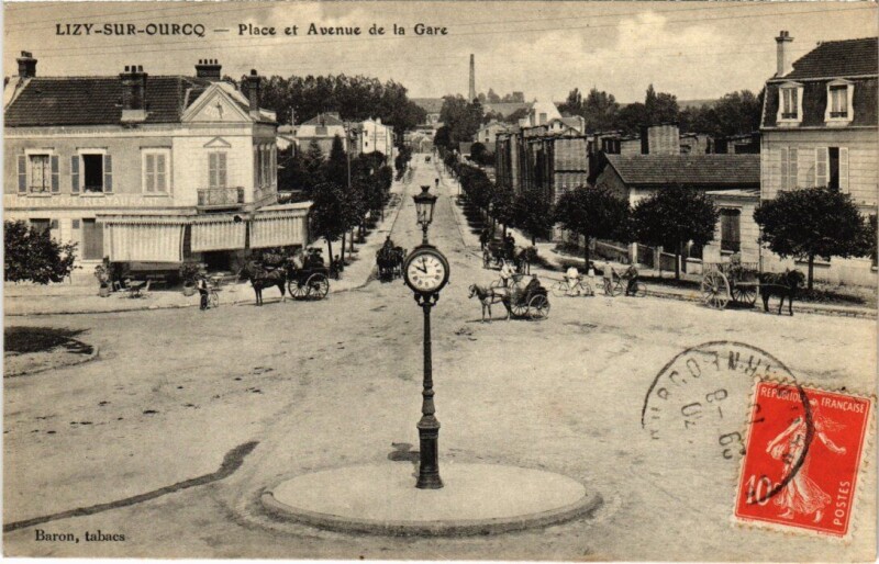 Carte postale ancienne Lizy-sur-Ourcq Place et Avenue de la Gare à Lizy-sur-Ourcq