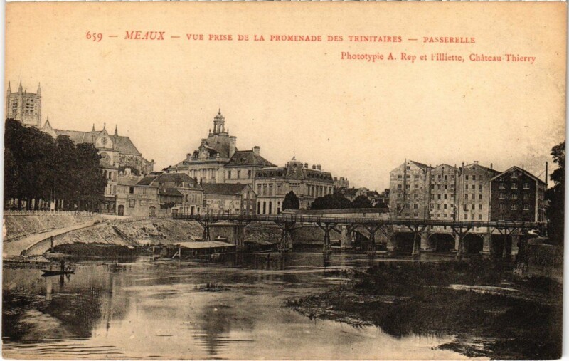Carte postale ancienne Meaux Vue prise de la Promenade des Trinitaires à Meaux