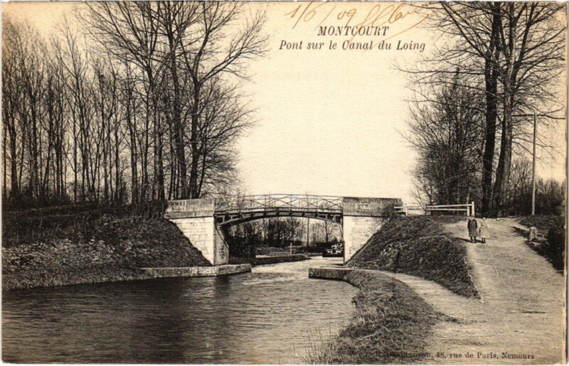 Carte postale ancienne Montcourt-Fromonville Pont sur le Canal du Loing à Montcourt-Fromonville