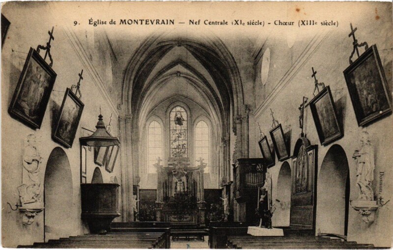 Carte postale ancienne Montevrain Eglise - Nef Centrale