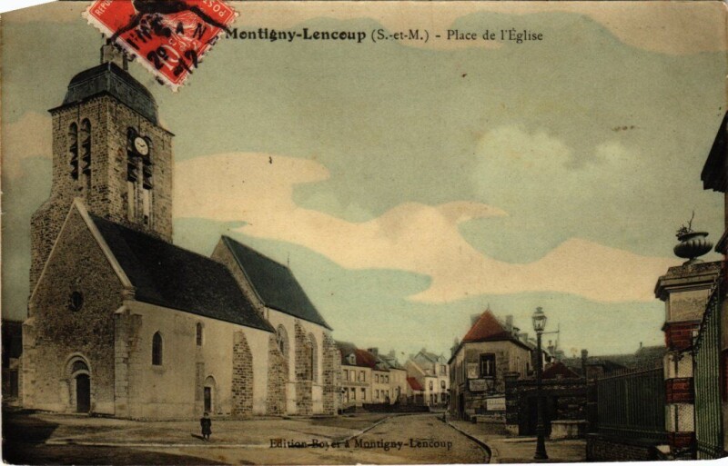 Carte postale ancienne Montigny-Lencoup Place de l'Eglise à Montigny-Lencoup