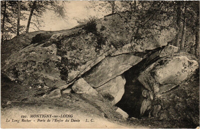 Carte postale ancienne Montigny-sur-Loing Le Long Rocher - Porte de l'Enfer du Dante à Montigny-sur-Loing
