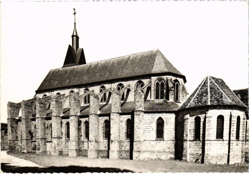 Carte postale ancienne Nangis Eglise à Nangis