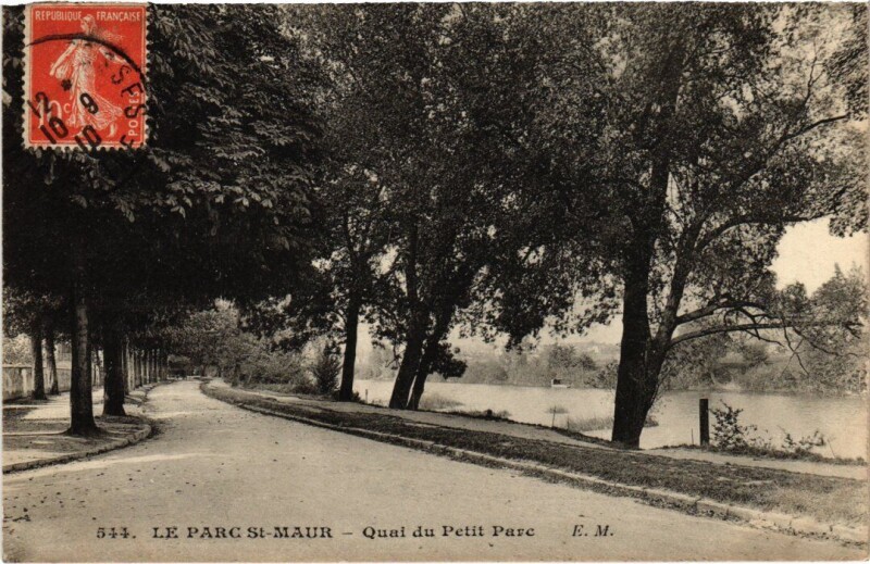 Carte postale ancienne St Maur Quai du petit parc
