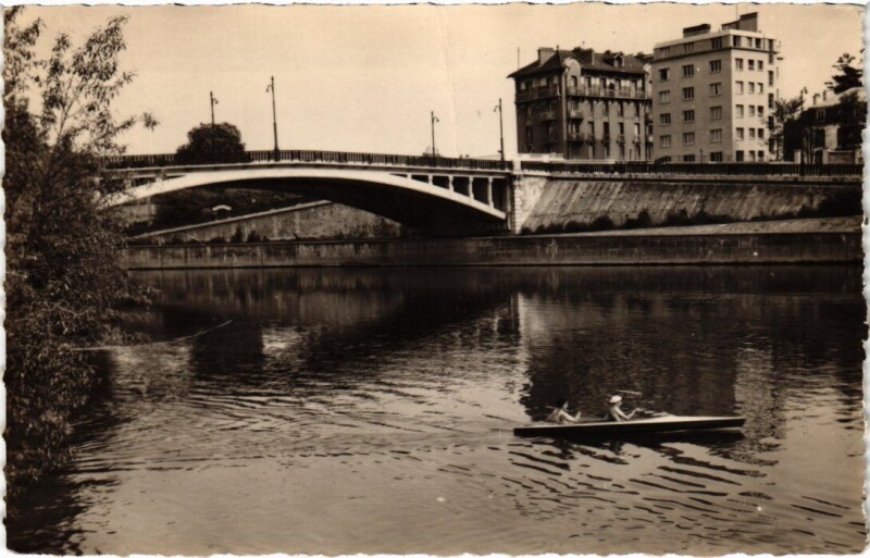 Carte postale ancienne St Maur Pont de Champigny