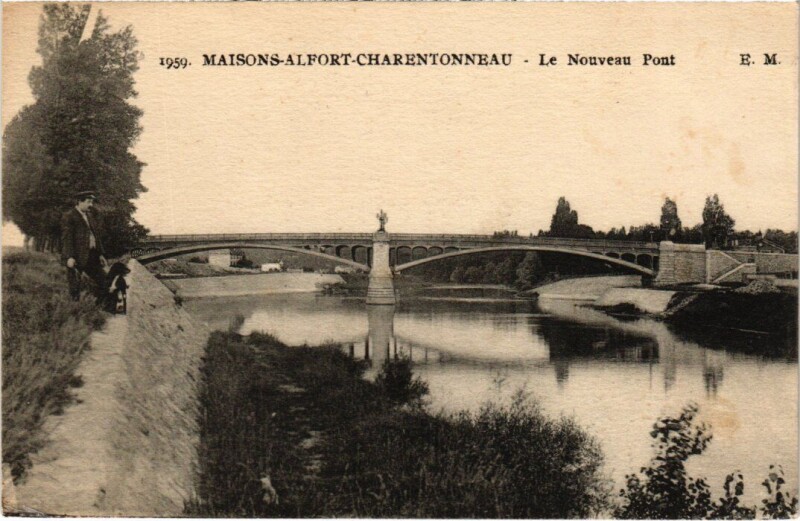Carte postale ancienne Maisons Alfort Le Nouveau Pont à Maisons-Alfort