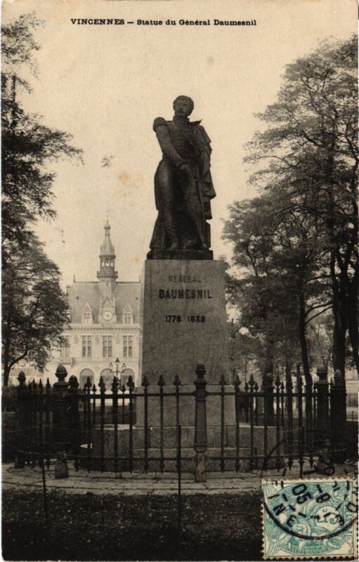 Carte postale ancienne Vincennes Statue du General Daumesnil à Vincennes