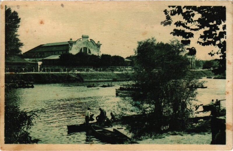 Carte postale ancienne Nogent sur Marne Maxe et Pompe à Nogent-sur-Marne