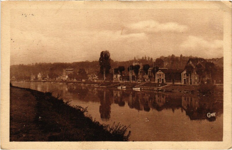 Carte postale ancienne Nogent sur Marne La Marne et le Club Nautique à Nogent-sur-Marne