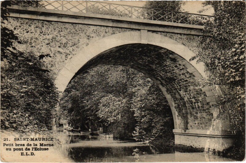 Carte postale ancienne St Maurice petit bras de la Marne au pont de l'Ecluse