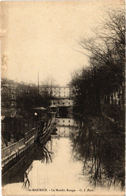 Carte postale ancienne St Maurice Moulin Rouge