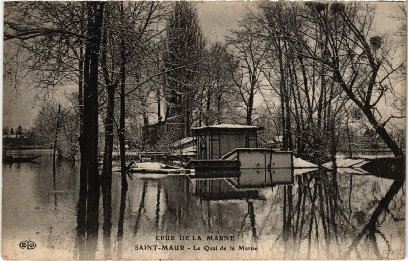 Carte postale ancienne St Maur Quai de la Marne