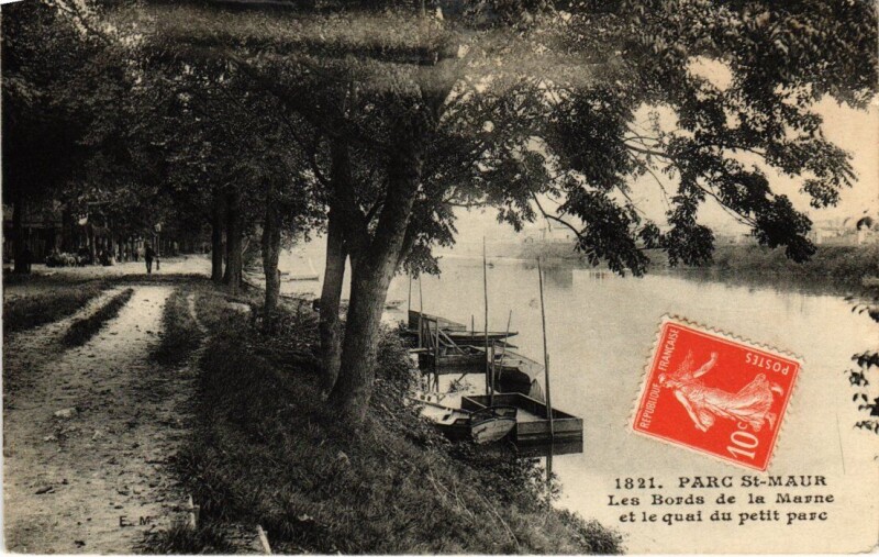 Carte postale ancienne St Maur Les Bords de la Marne et quai du petit parc