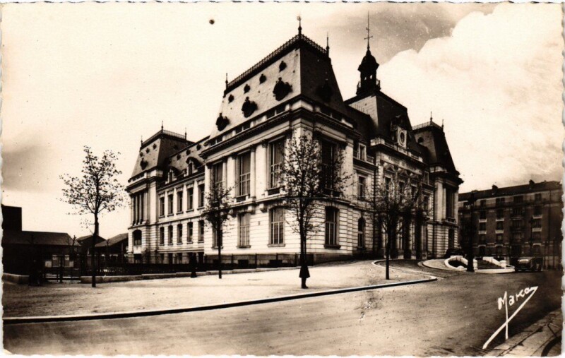 Carte postale ancienne St Maur Hotel de Ville