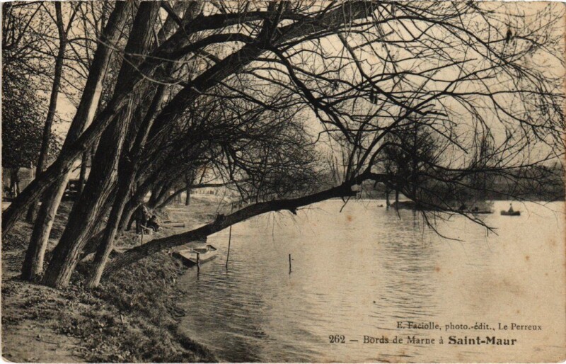 Carte postale ancienne St Maur Bords de Marne