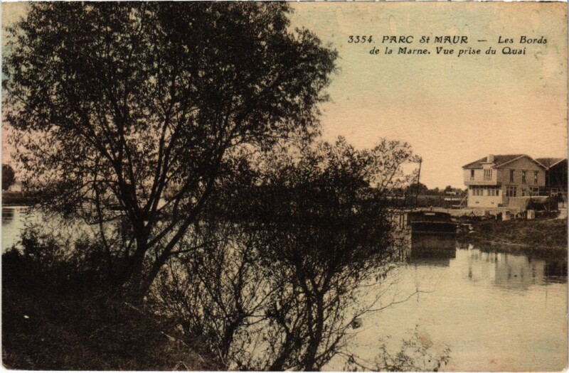 Carte postale ancienne St Maur Les Bords de la Marne vue prise du Quai