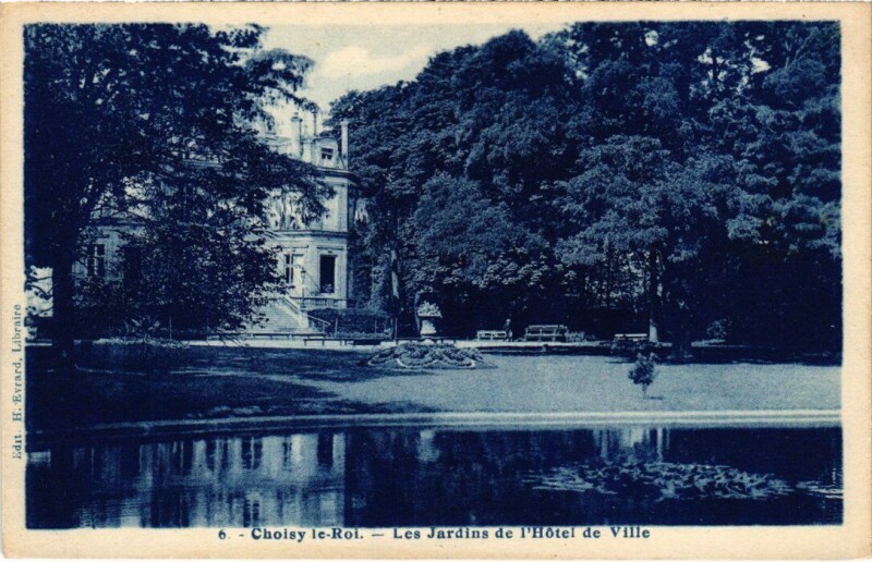 Carte postale ancienne Choisy le Roi Les Jardins de l'Hotel de Ville à Choisy-le-Roi