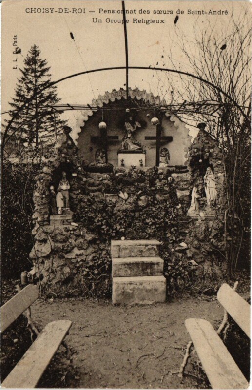 Carte postale ancienne Choisy le Roi un groupe Religieux à Choisy-le-Roi