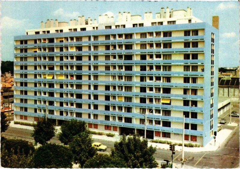 Carte postale ancienne Maisons Alfort Place Rene Coty Residence Le Morvan à Maisons-Alfort