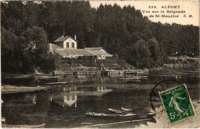Carte postale ancienne Maisons Alfort vue sur la Baignade à Maisons-Alfort