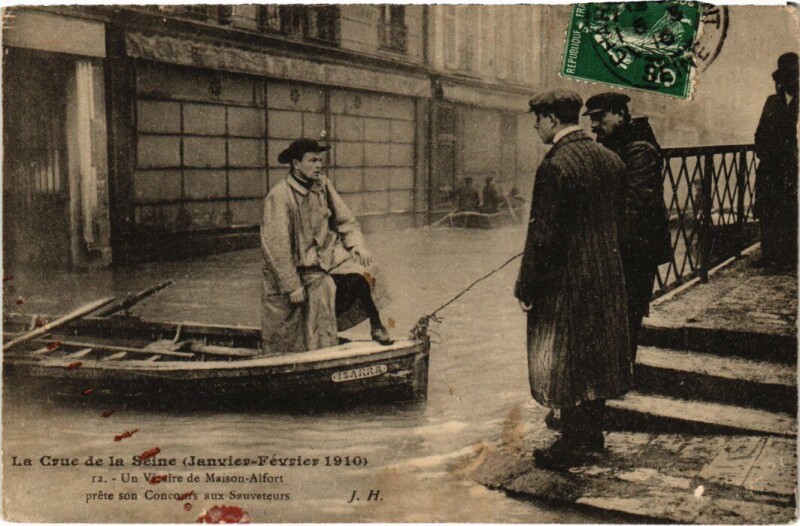 Carte postale ancienne Maisons Alfort un Vicaire à Maisons-Alfort