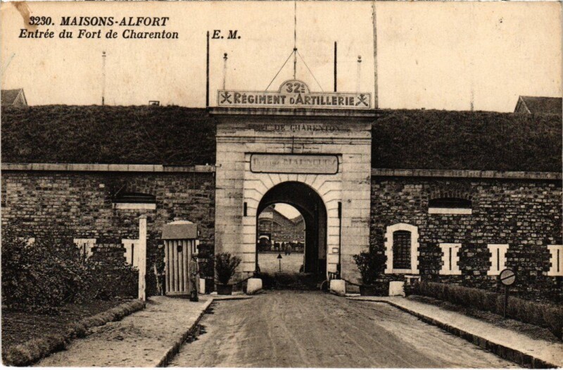 Carte postale ancienne Maisons Alfort Entree du Fort de Charenton à Maisons-Alfort