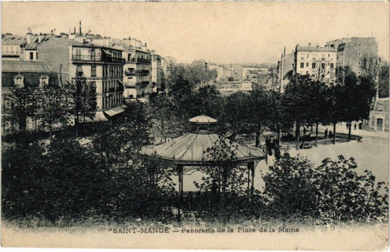 Carte postale ancienne St Mande panorama de la Place de la Mairie