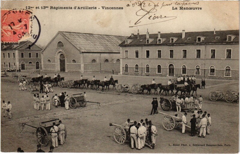 Carte postale ancienne Vincennes Regiments d'Artillerie La Manoeuvre à Vincennes
