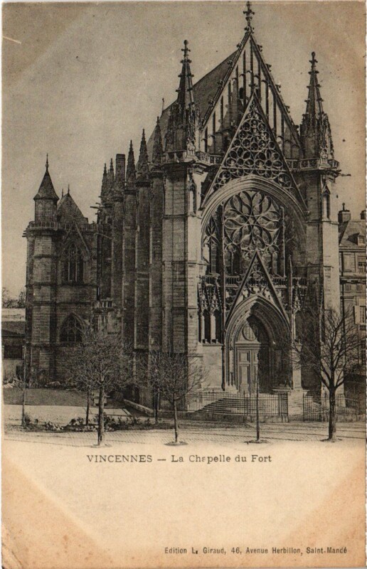 Carte postale ancienne Vincennes La Chapelle du Fort à Vincennes
