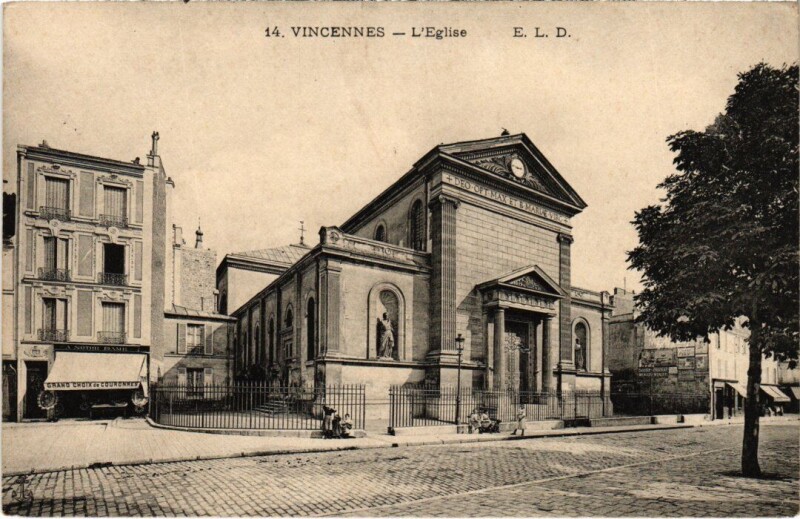 Carte postale ancienne Vincennes Eglise à Vincennes