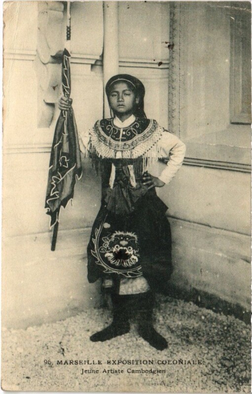 Carte postale ancienne Marseille - Expo Coloniale Jeune Artiste Cambodgien à Marseille