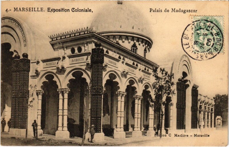 Carte postale ancienne Marseille Expo Coloniale Palais de Madagascar à Marseille