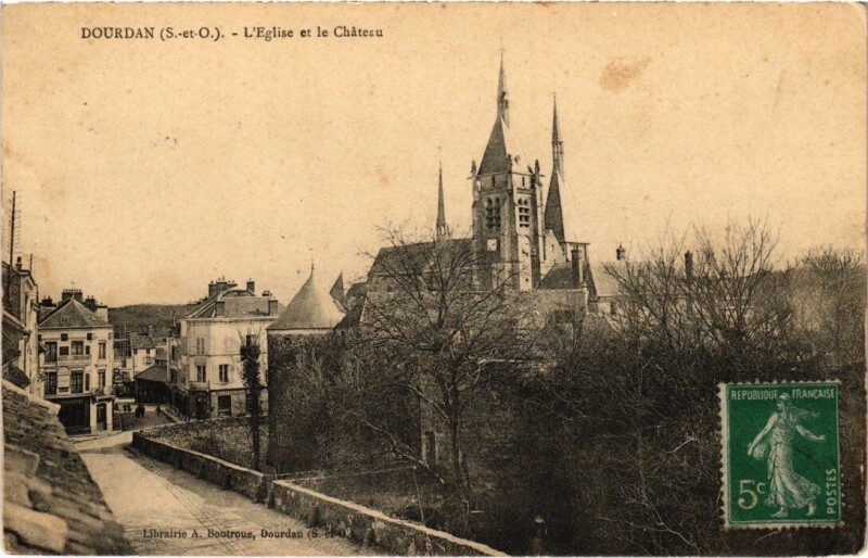 Carte postale ancienne Dourdan Eglise et le Chateau à Dourdan