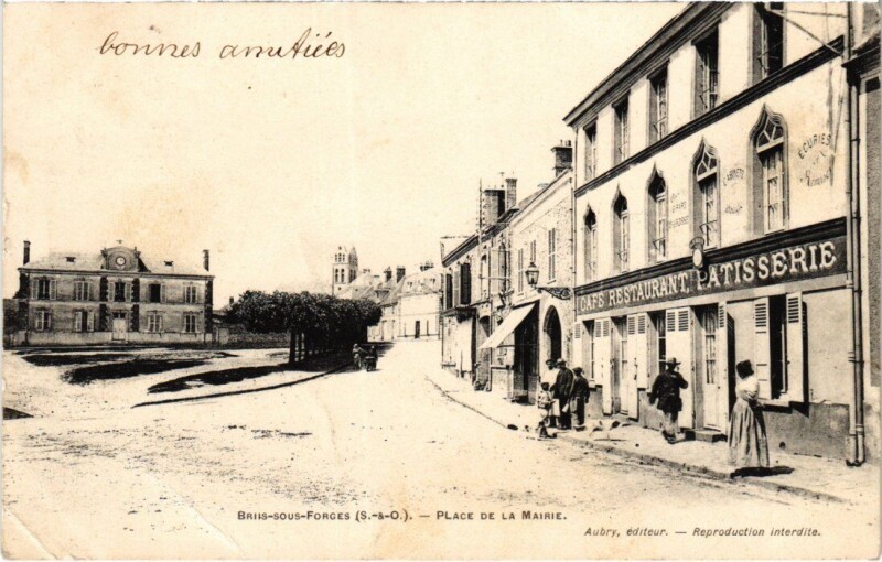 Carte postale ancienne Briis s Forges Place de la Mairie