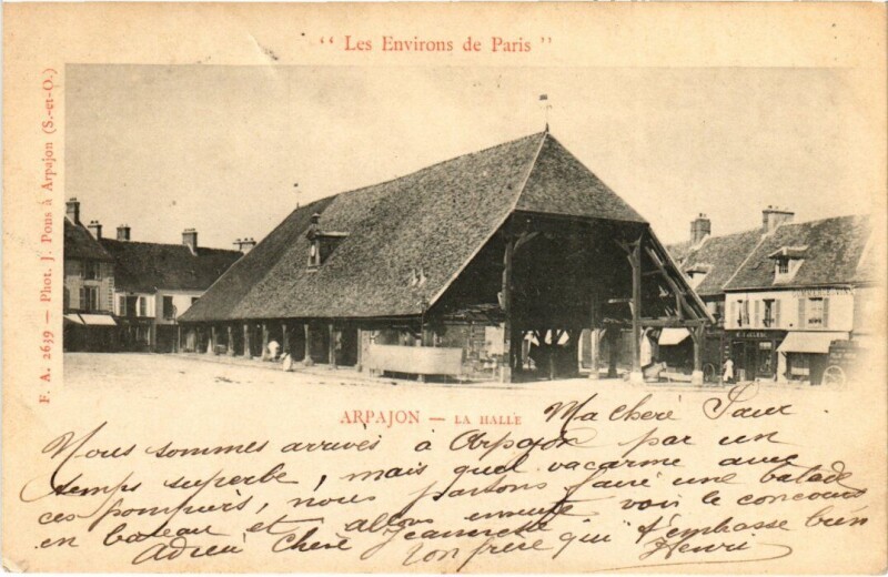 Carte postale ancienne Arpajon La Halle à Arpajon